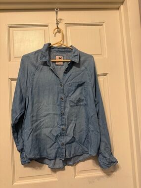 Kohl's Juniors Light Wash Blue Denim Button-Up Shirt